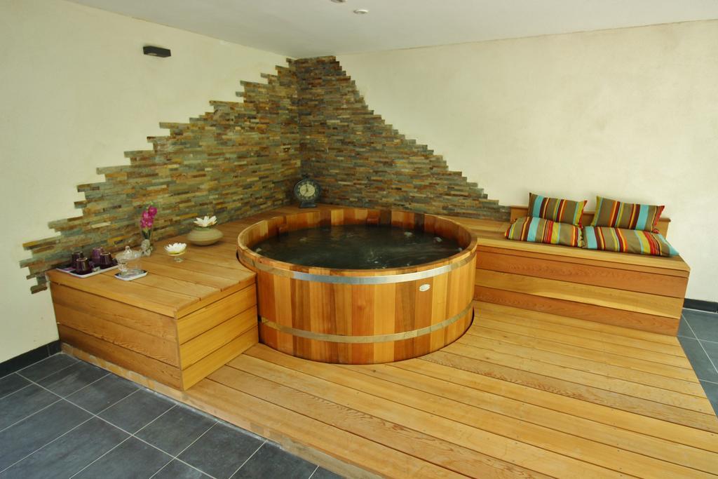 Hotel La Caravelle Nyons Εξωτερικό φωτογραφία